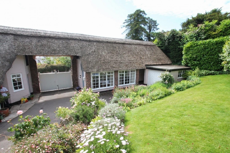 Somerset Cottage Holidays - Click here for more about Priory Thatch Cottage