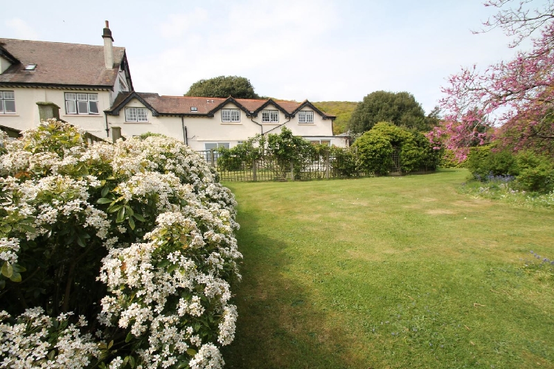 English Cottage Holidays - Vale View Apartment