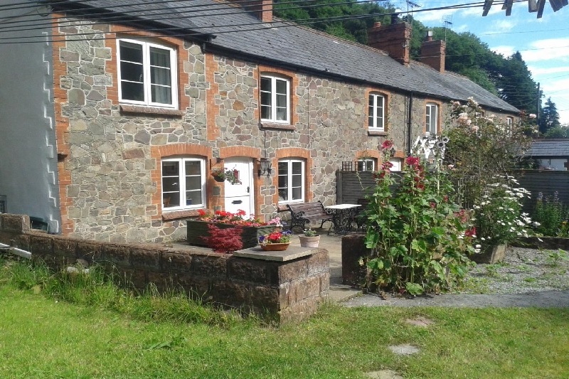 Somerset Cottage Holidays - Click here for more about Magnolia Cottage