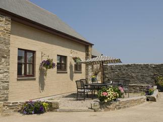 Skylark sleeps 6