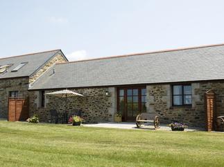 Cowslip sleeps 4