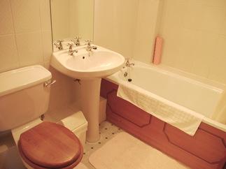 Lilliput Holiday Cottage