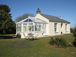 Cregaminnis is located in Perranporth