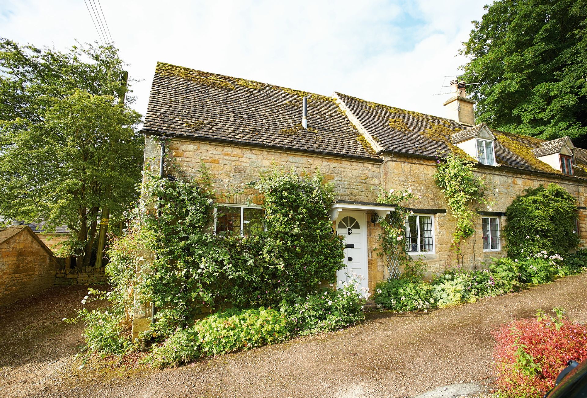 Gloucestershire Cottage Holidays - Click here for more about Keytes Cottage