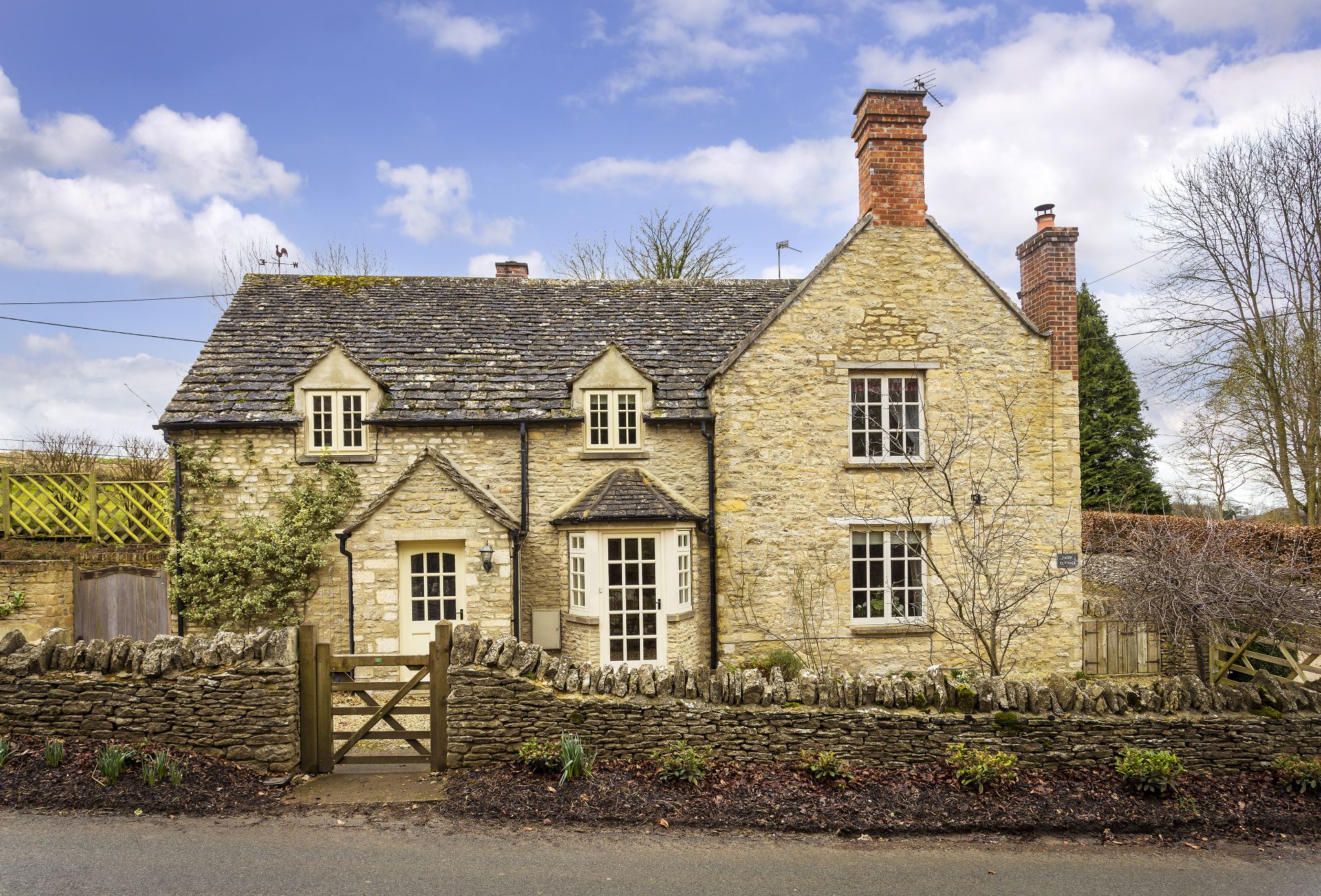 Gloucestershire Cottage Holidays - Click here for more about Hope Cottage (Quenington)