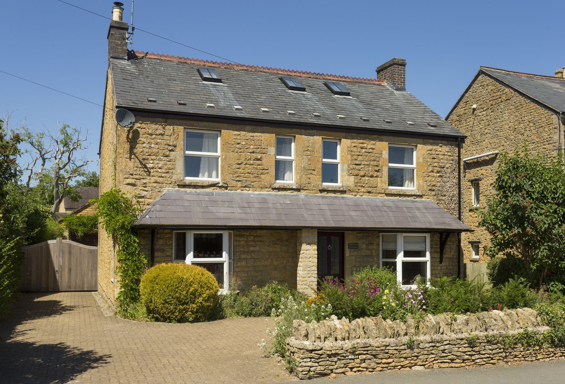 Gloucestershire Cottage Holidays - Click here for more about Millstone Cottage