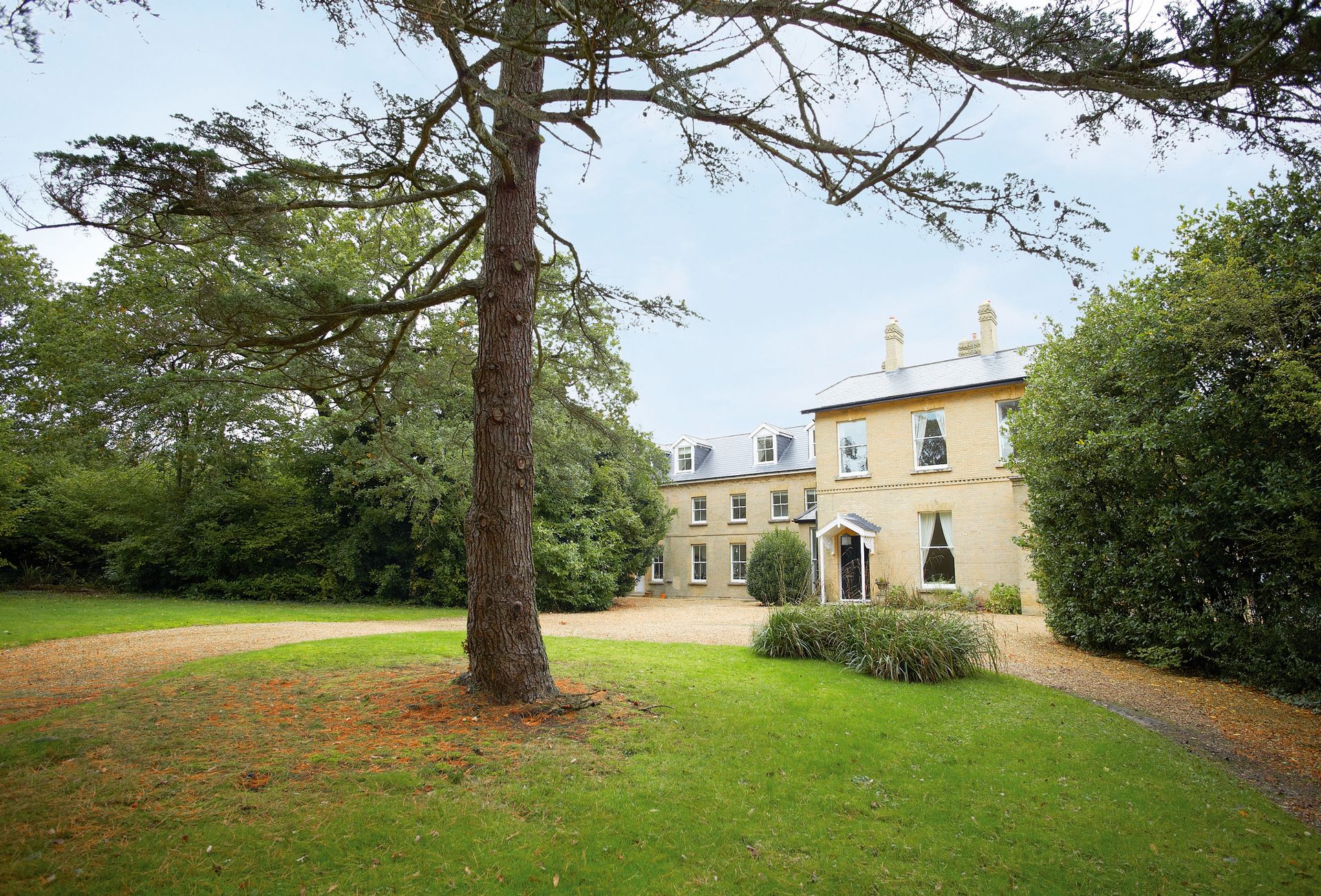 Dorset Cottage Holidays - Click here for more about Oak Cliff Place