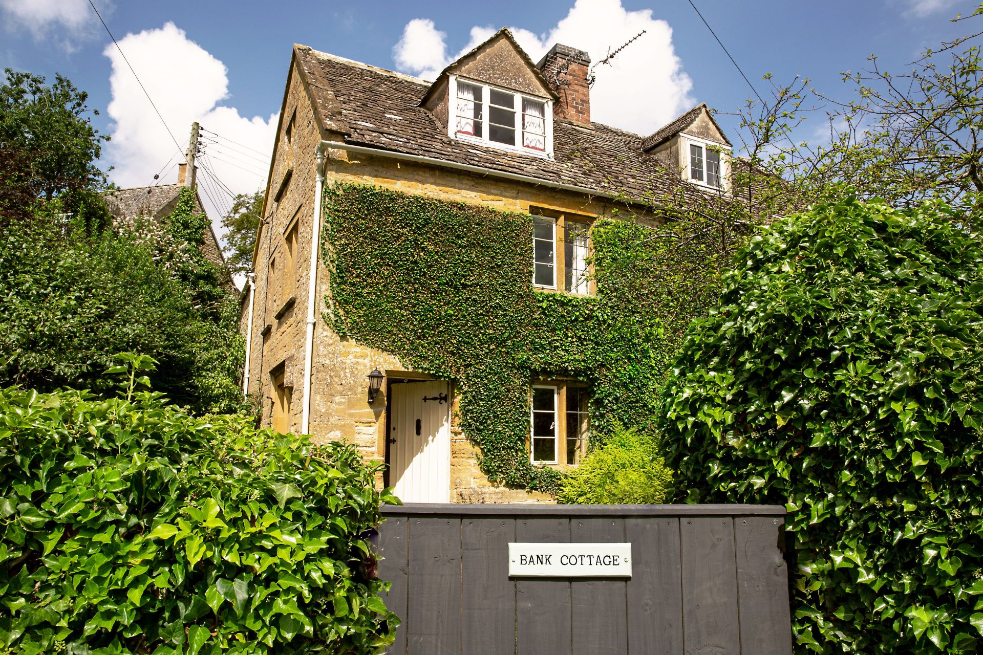 Click here for more about Bank Cottage (Longborough)