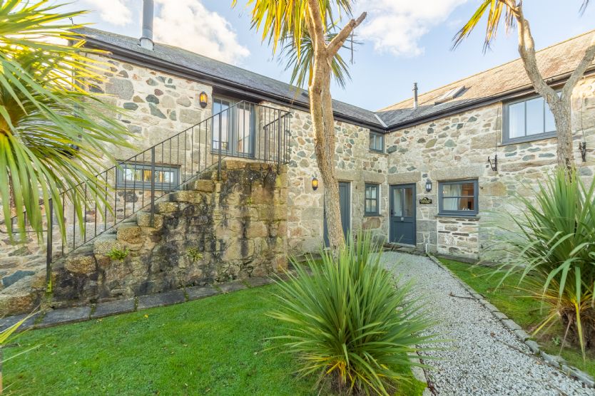 Cornwall Cottage Holidays - Click here for more about Sunflower Cottage - Gonwin Manor