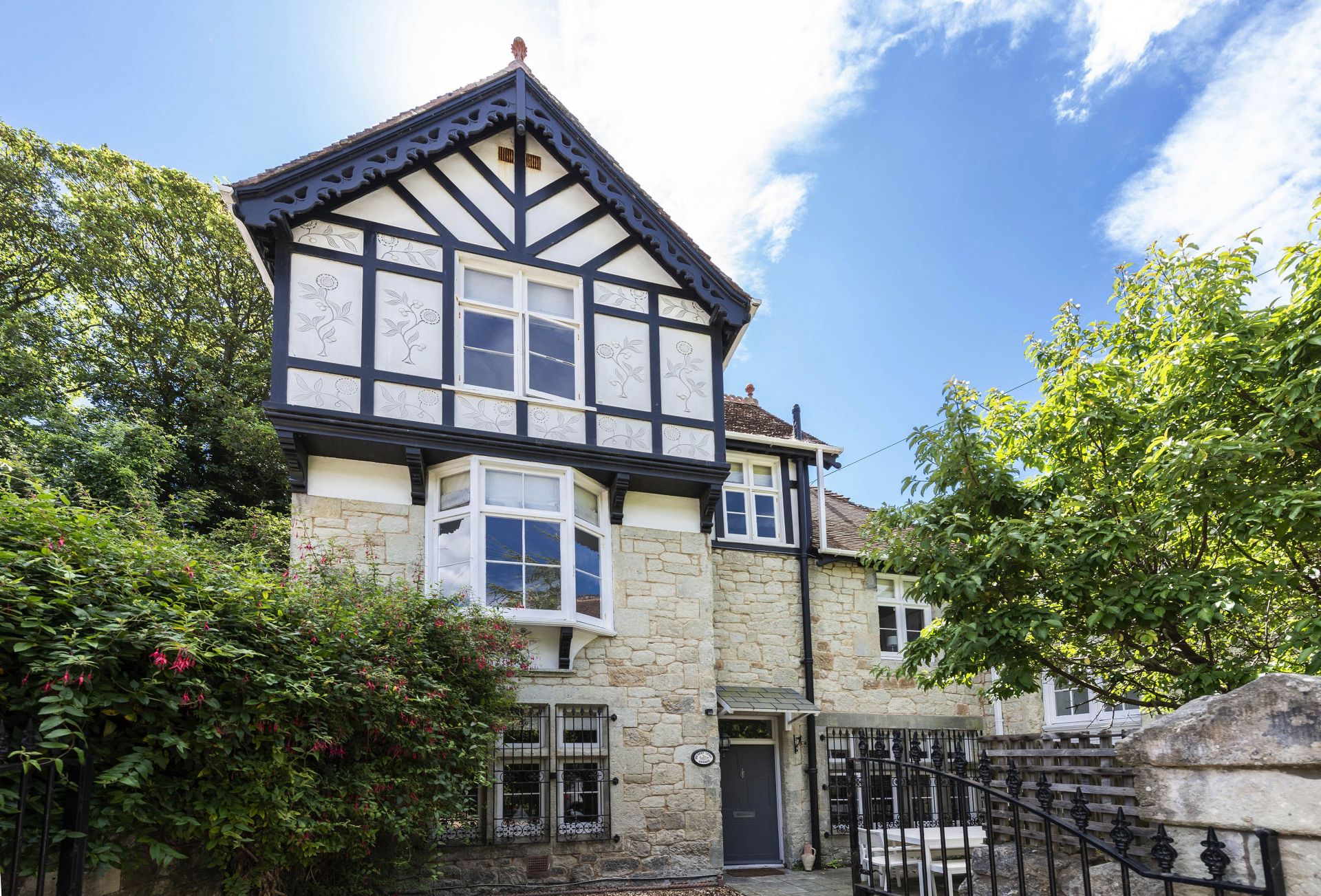 Dorset Cottage Holidays - Click here for more about Orchard Leigh Grange