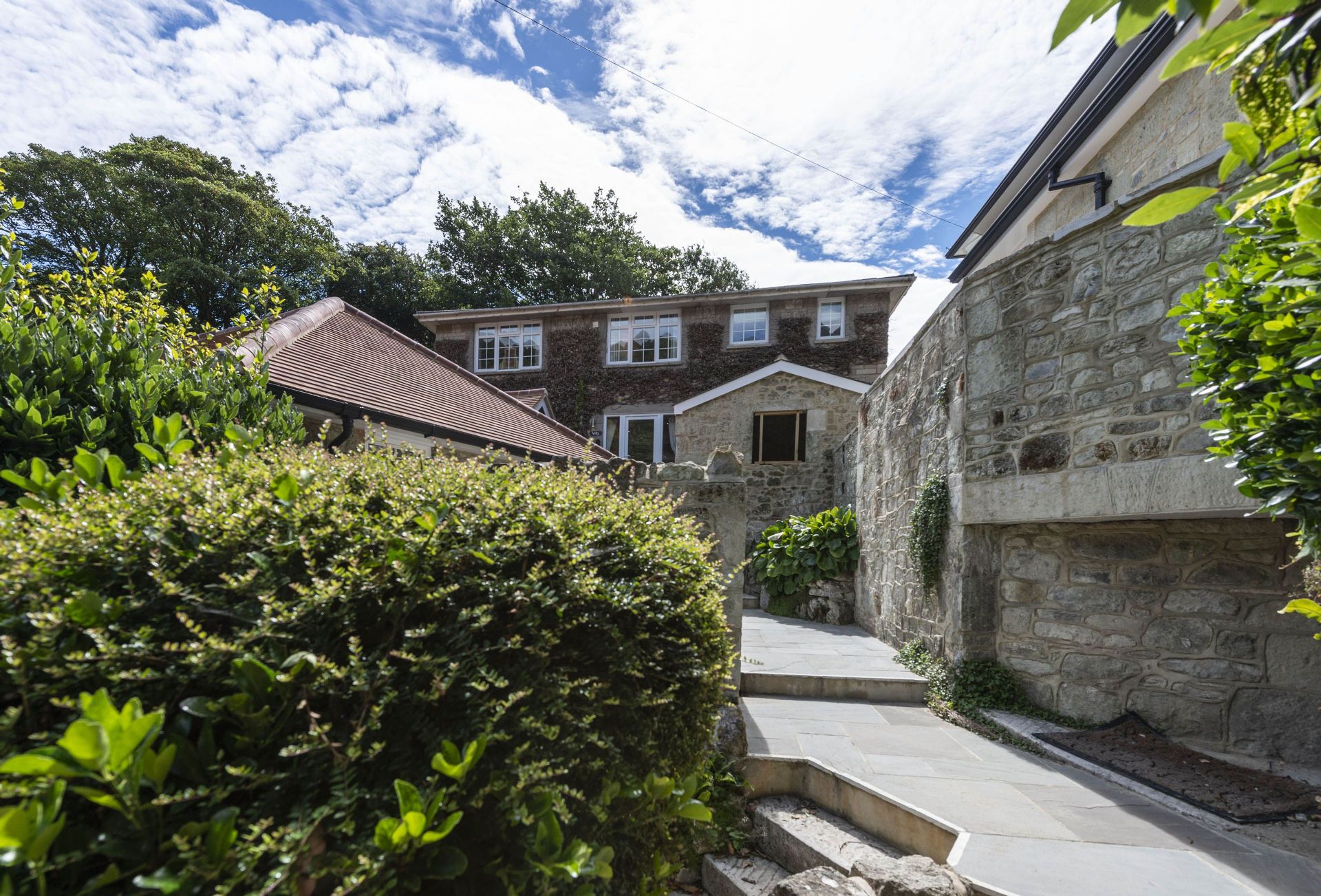Dorset Cottage Holidays - Click here for more about Orchard Leigh Villa