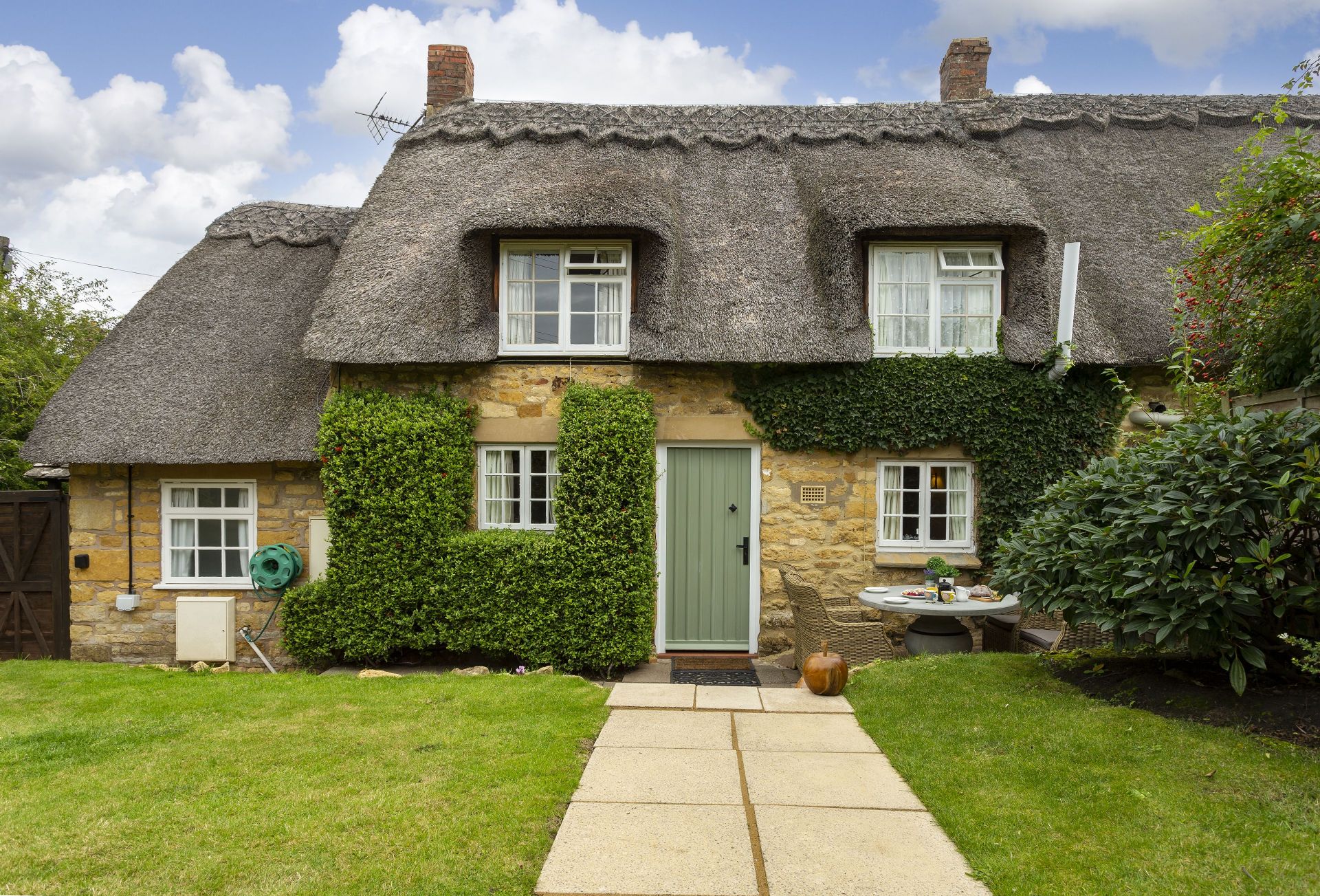 Gloucestershire Cottage Holidays - Click here for more about Harrowby End
