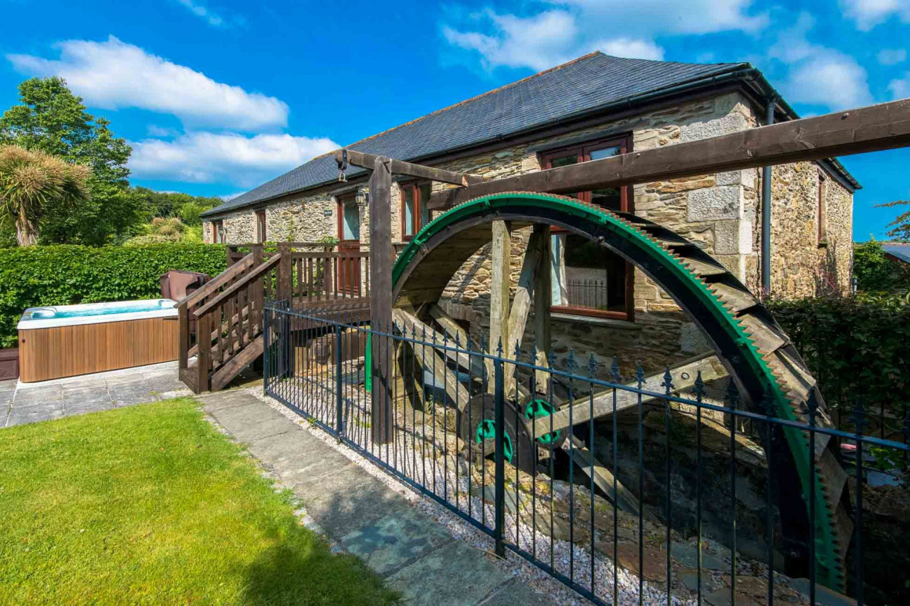 Short Break Holidays - Wheel House