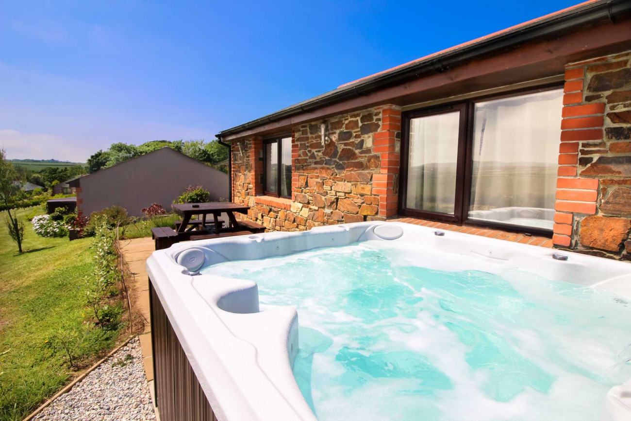 Short Break Holidays - Broadbeach Cottage