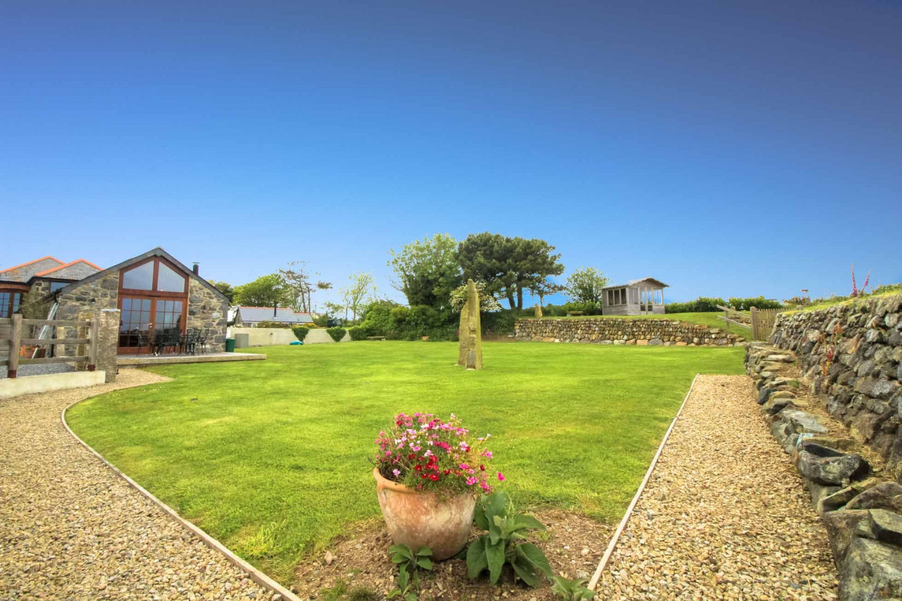 Short Break Holidays - Manor Farmhouse
