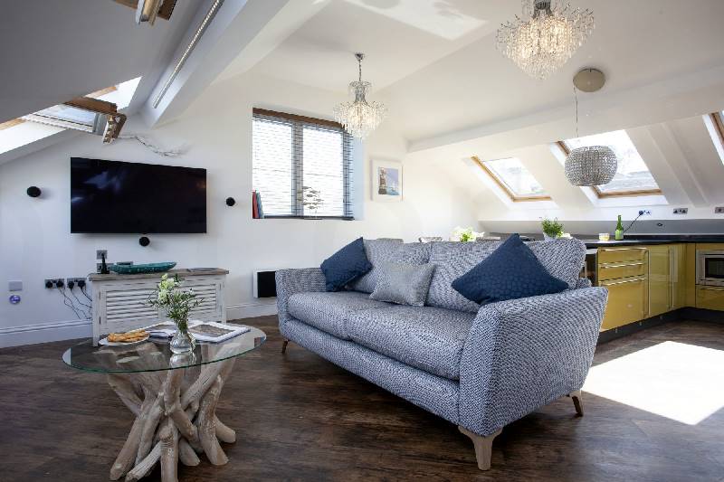 Devon Cottage Holidays - Click here for more about The Penthouse, 15 At The Beach