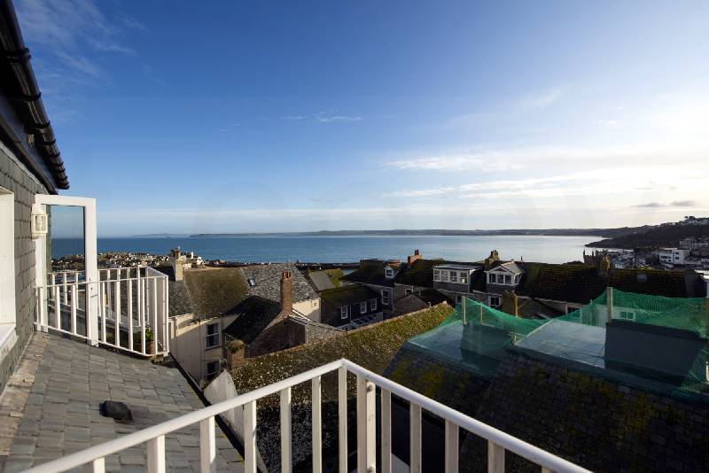 Cornwall Cottage Holidays - Click here for more about Waves Apartment