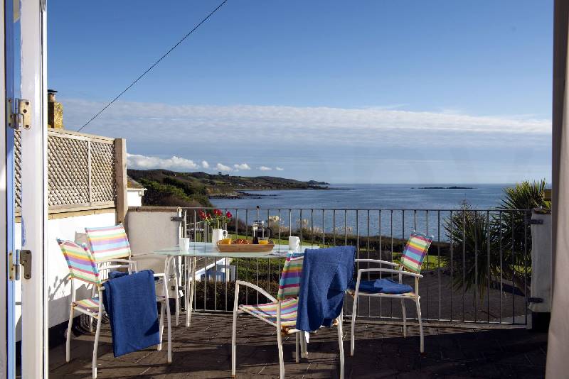 Cornwall Cottage Holidays - Click here for more about Little Trevara
