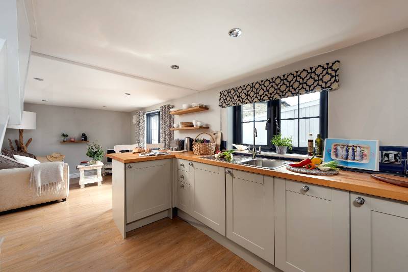 Cornwall Cottage Holidays - Click here for more about Spindrift, St Ives