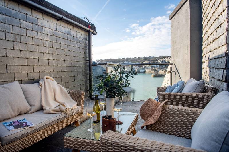 Cornwall Cottage Holidays - Click here for more about Beach Vista