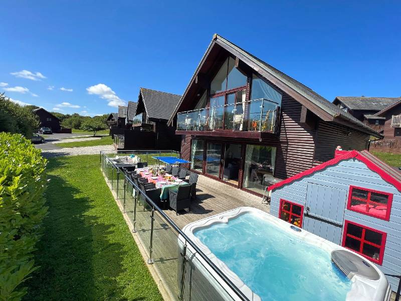 Cornwall Cottage Holidays - Click here for more about Lodge 27, Retallack Resort & Spa