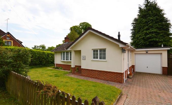 Hampshire Cottage Holidays - Click here for more about 4 Copse Road