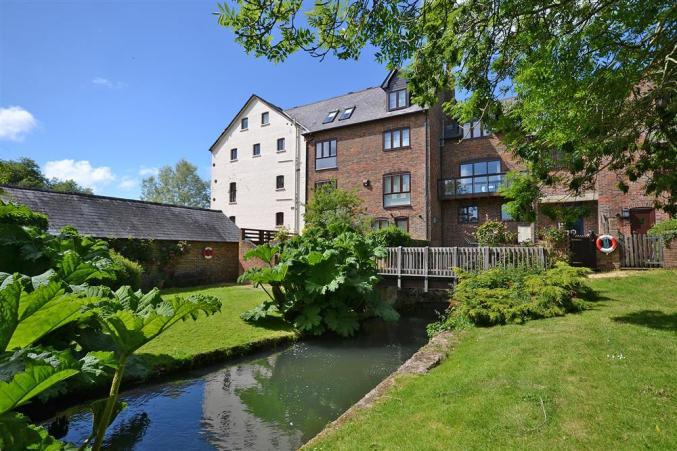 Hampshire Cottage Holidays - Click here for more about 4 Bickton Mill