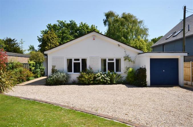 Hampshire Cottage Holidays - Click here for more about Champaz