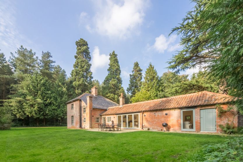 Norfolk Cottage Holidays - Click here for more about Bears Cottage