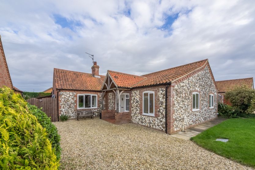 Norfolk Cottage Holidays - Click here for more about Spoonbills