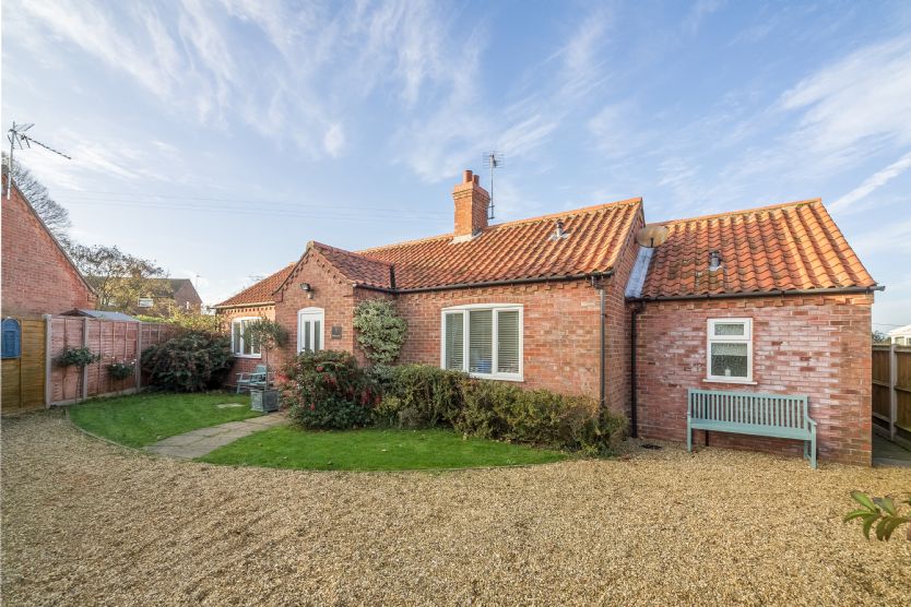 Norfolk Cottage Holidays - Click here for more about Hideaway