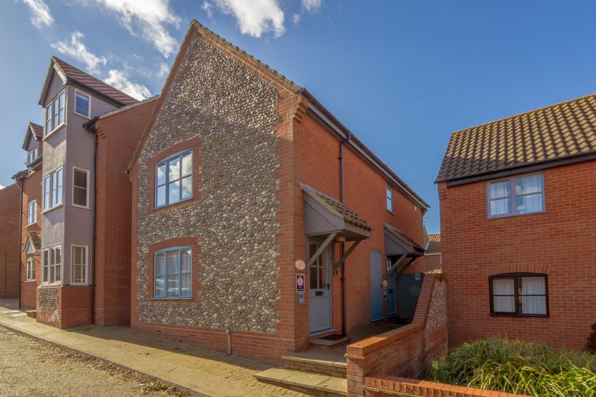 Click here for more about Curlew Apartment