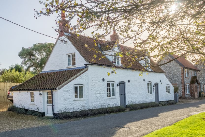 Norfolk Cottage Holidays - Click here for more about Church Cottage