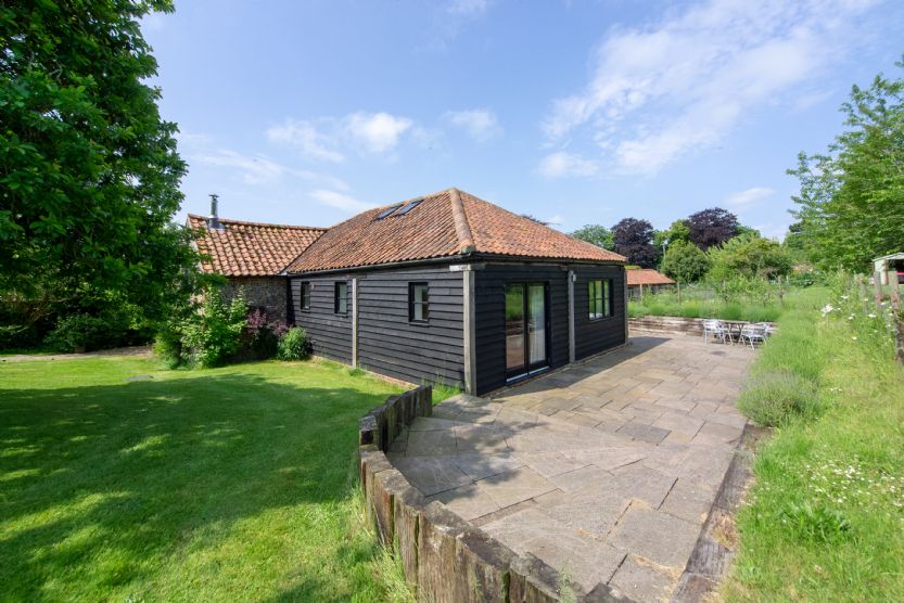Norfolk Cottage Holidays - Click here for more about Apple Tree Barn