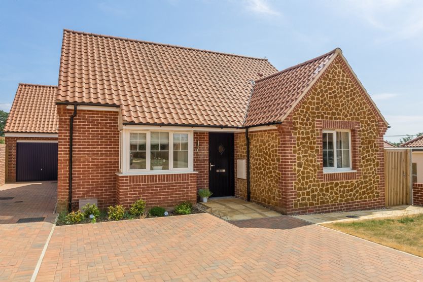 Norfolk Cottage Holidays - Click here for more about Seagrace