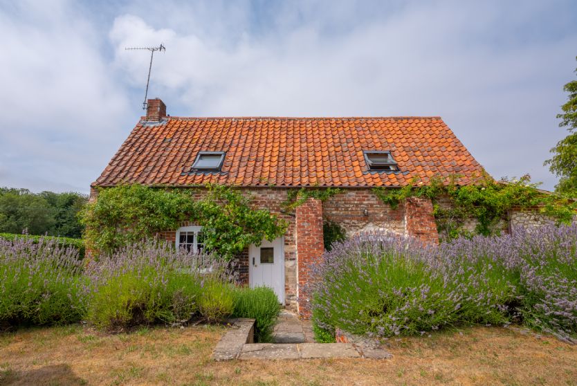 Norfolk Cottage Holidays - Click here for more about Little Wells (6)