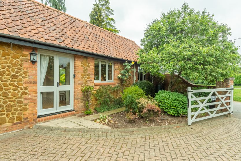 Norfolk Cottage Holidays - Click here for more about The Old Cow Shed