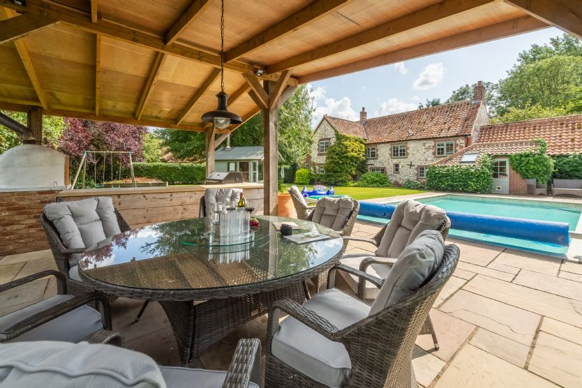 Norfolk Cottage Holidays - Click here for more about Swan Cottage