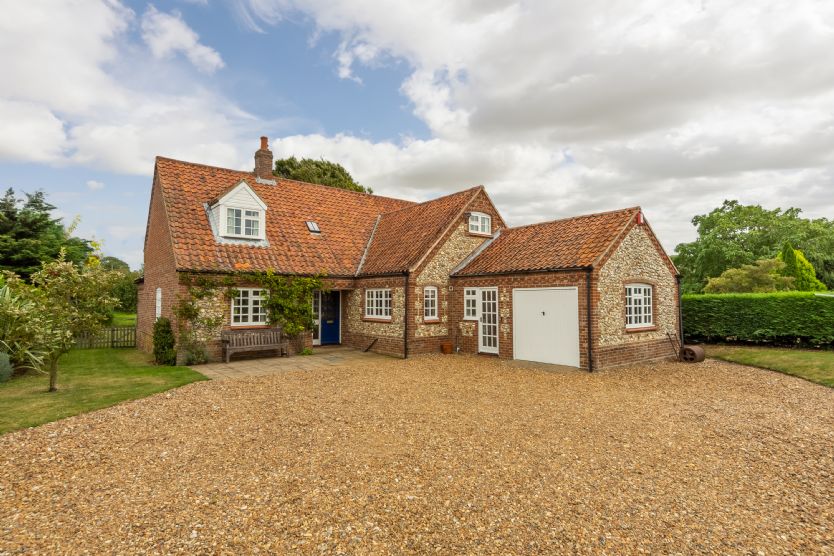 Norfolk Cottage Holidays - Click here for more about Orchard Cottage (BT)