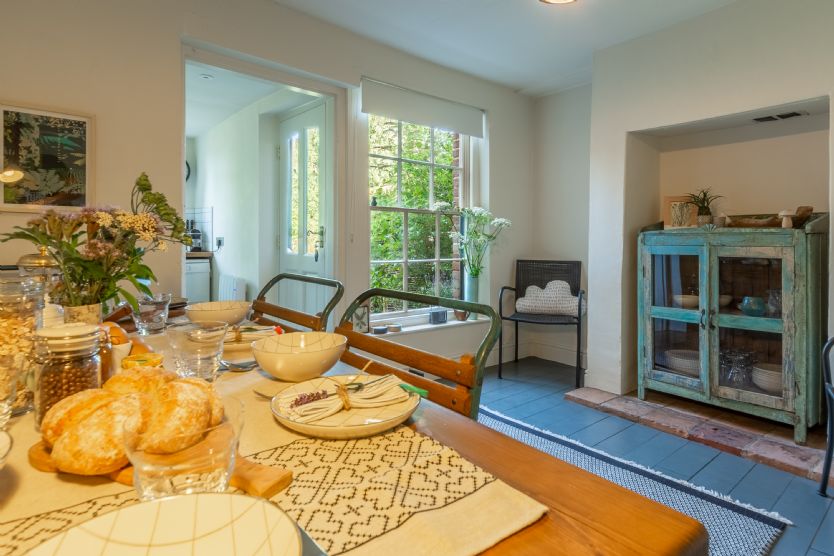 Norfolk Cottage Holidays - Click here for more about Willow Cottage