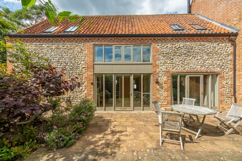 Norfolk Cottage Holidays - Click here for more about The Granary