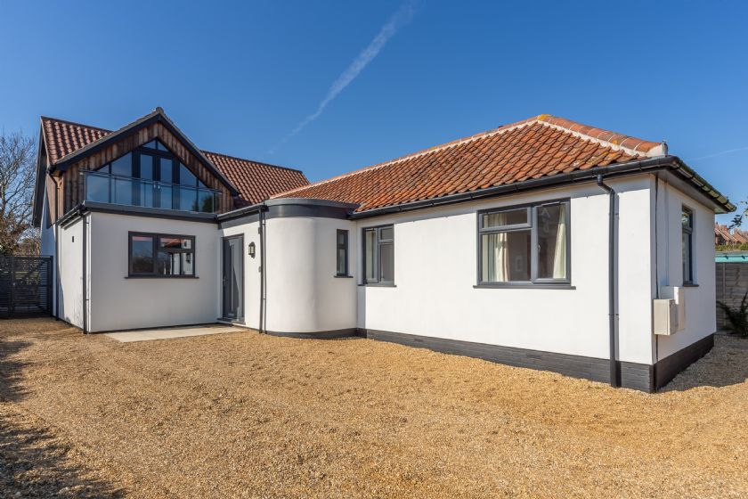 Norfolk Cottage Holidays - Click here for more about The Chapter House