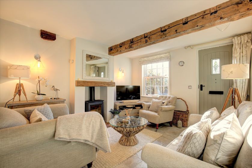 Norfolk Cottage Holidays - Click here for more about Pond Cottage