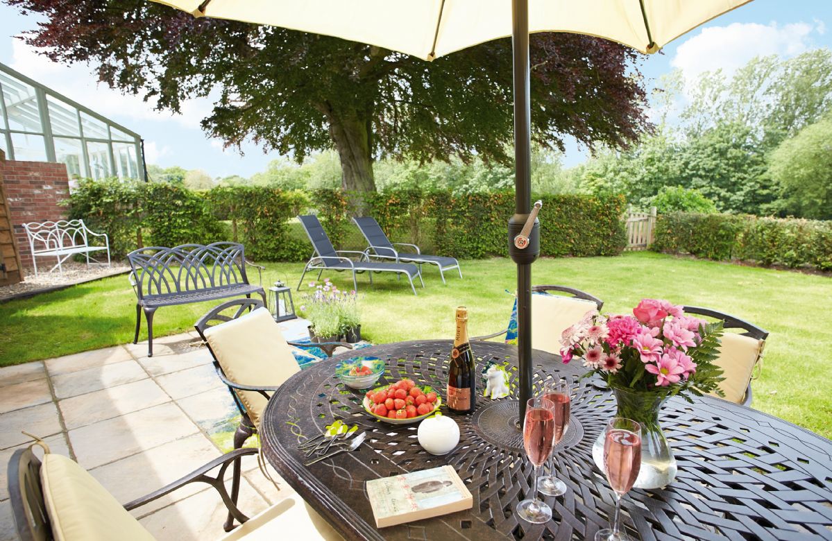 Norfolk Cottage Holidays - Click here for more about Corries Cottage