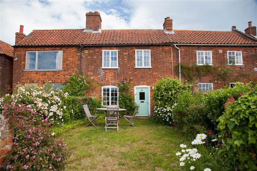 Norfolk Cottage Holidays - Click here for more about 4 Gravel Hill