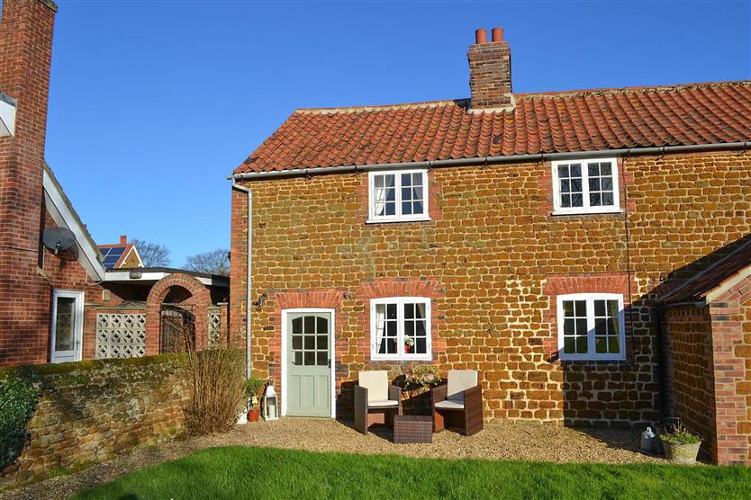 Norfolk Cottage Holidays - Click here for more about Lambert Cottage