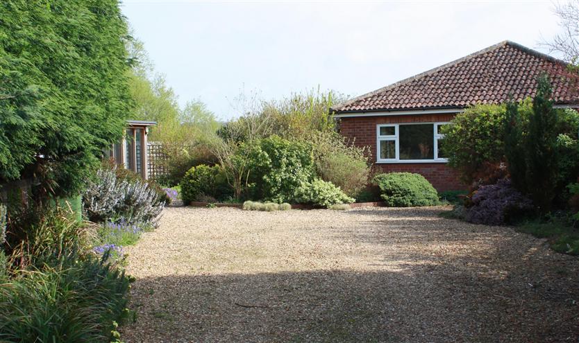 Norfolk Cottage Holidays - Click here for more about Sandy Bottom