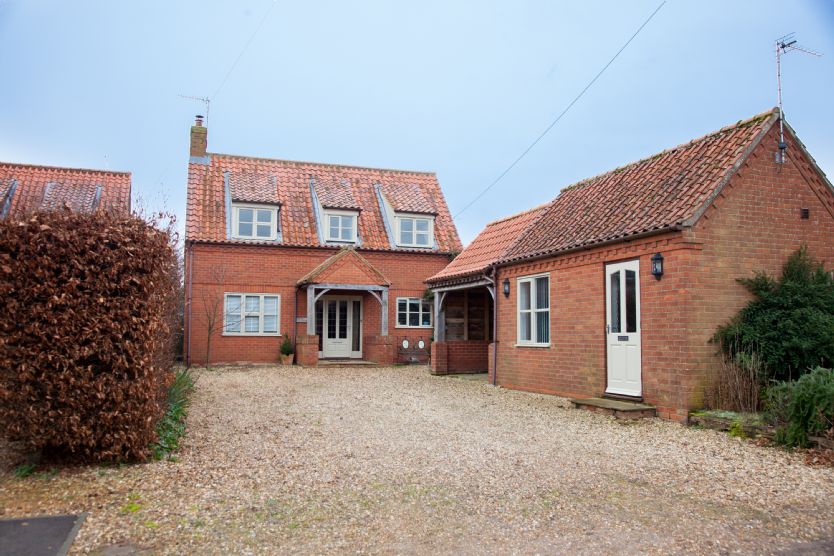 Norfolk Cottage Holidays - Click here for more about Bosky House