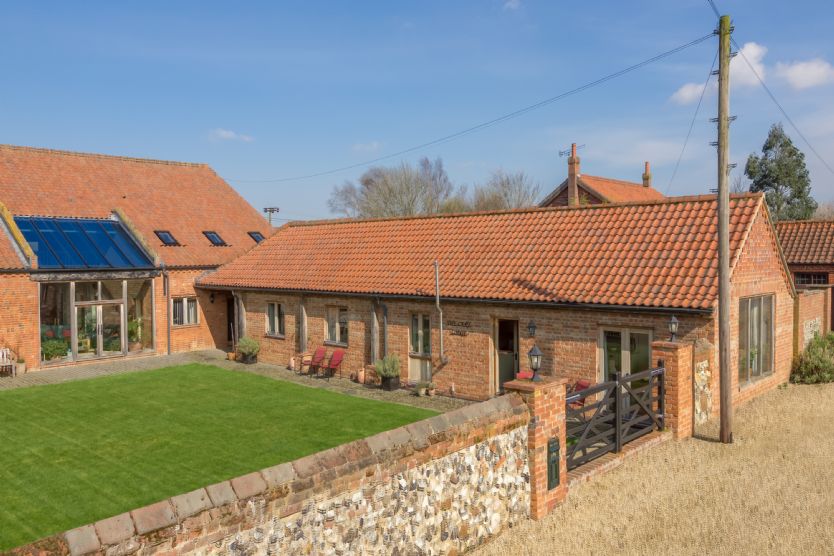 Norfolk Cottage Holidays - Click here for more about The Cart Lodge