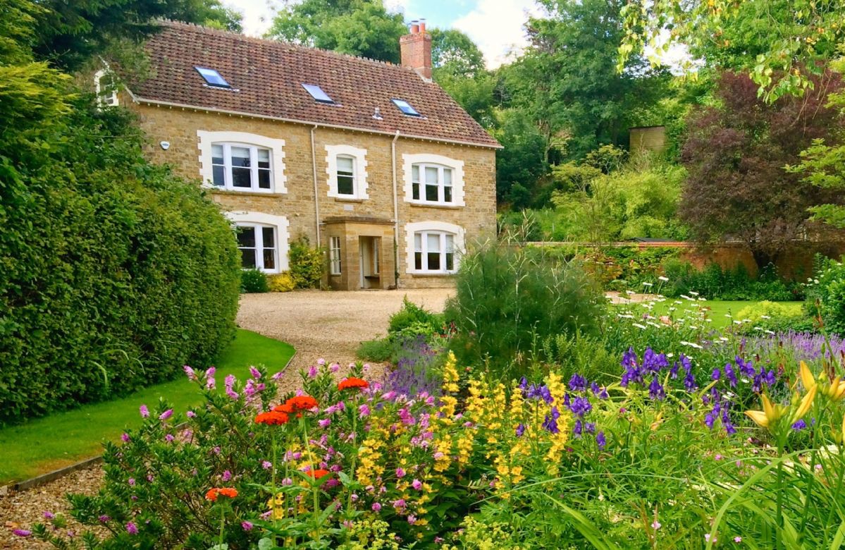 Dorset Cottage Holidays - Click here for more about Puckhams